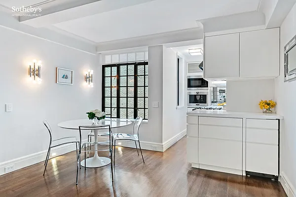 Sold by Sotheby's International Realty | media 18