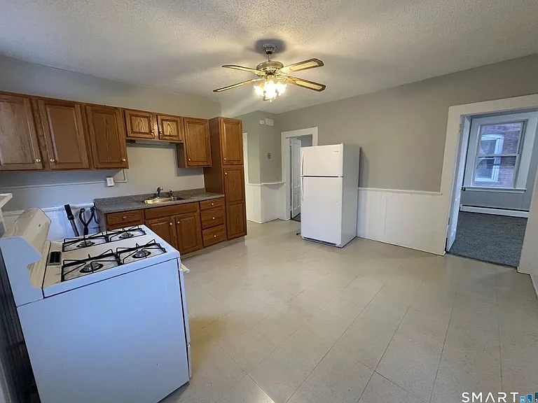 512 Broad St — Photo 3