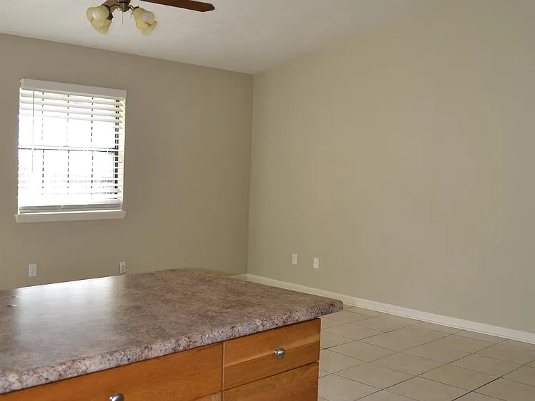 2041 Continental Ave — Photo 11