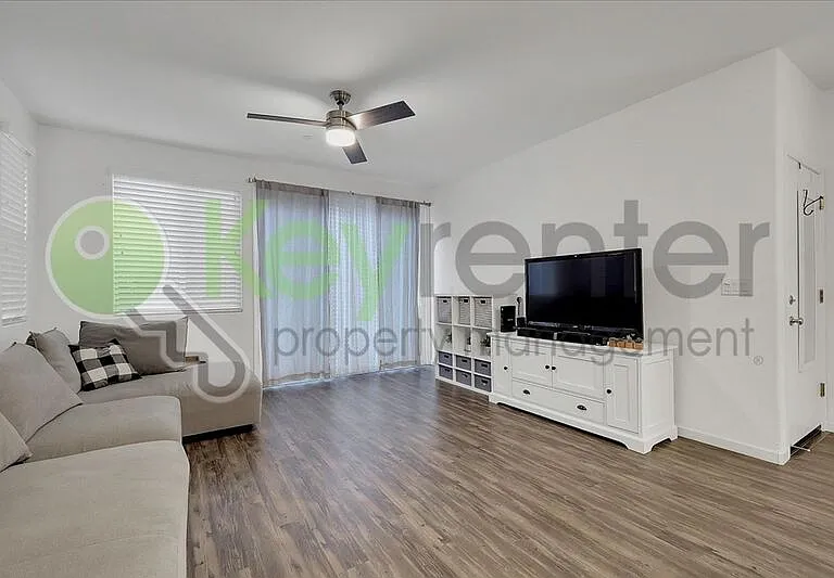 1374 Larkspur Dr — Photo 12