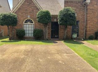 1601 Red Barn Dr, Cordova, TN 38016