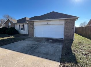 1113 Woodland Ridge Dr, Monett, MO 65708