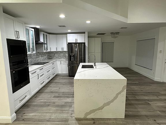 5th image of 1025 NE 32nd Ln
