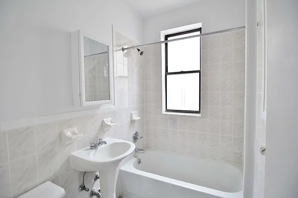 Rented by Julianna Realty Corp | media 22