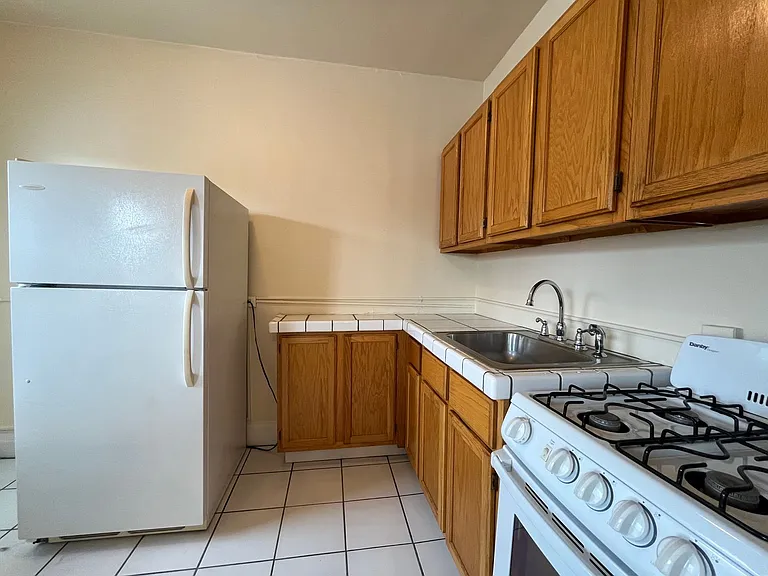 178 Summit Ave — Photo 5