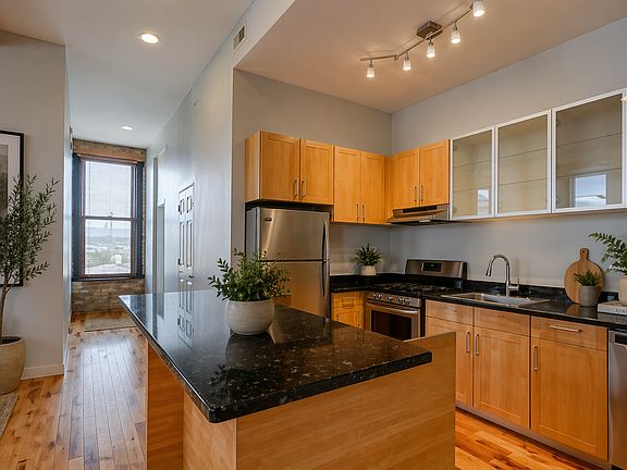 3rd image of 3000 S Archer Ave #11566191
