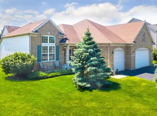 1185 McDole Dr, Sugar Grove, IL 60554