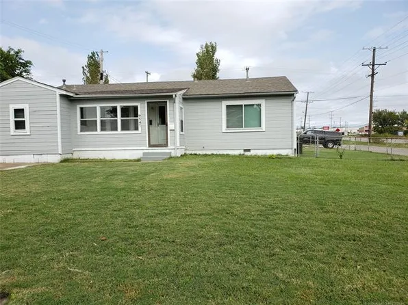 9547 E Newton Pl, Tulsa, OK 74115