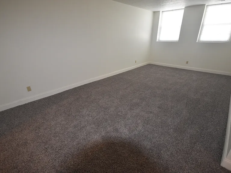 Waveland Place Apartments — Photo 43