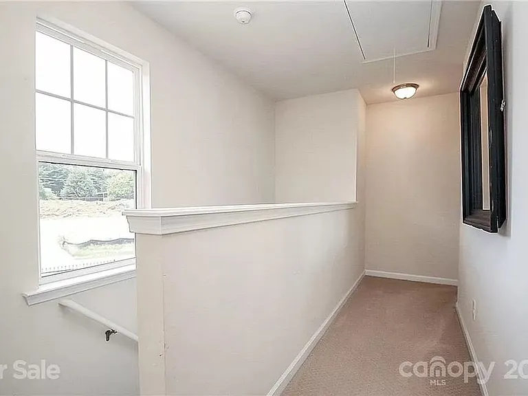 1502 Sharon Rd W — Photo 31