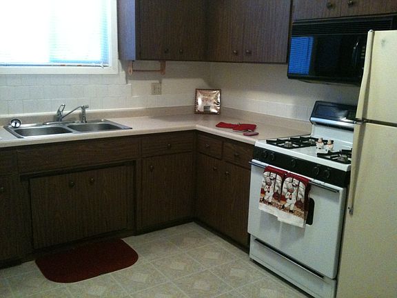 4th image of 40 Balsam Ave SW APT 16