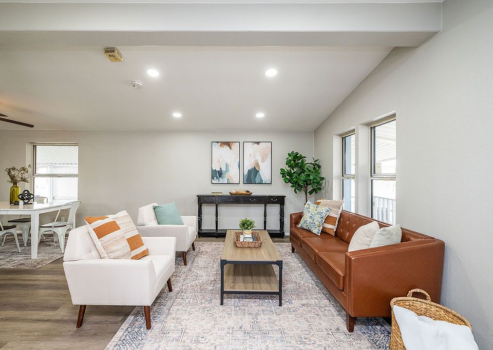 1st image of 1111 N 2000 W