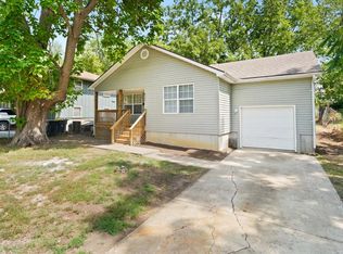 8111 Wayne Ave, Kansas City, MO 64131