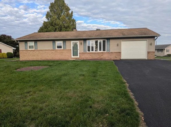 410 Oak St, Newmanstown, PA 17073