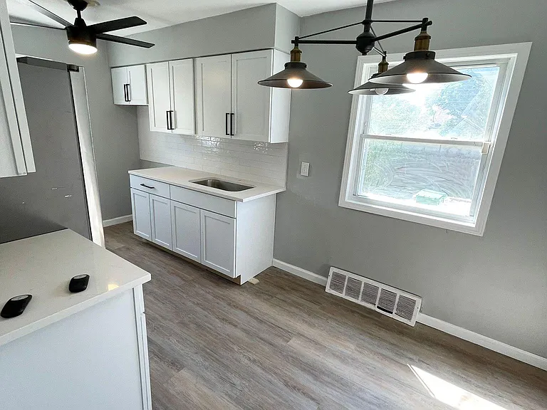 5440 Oakwood Ave — Photo 3