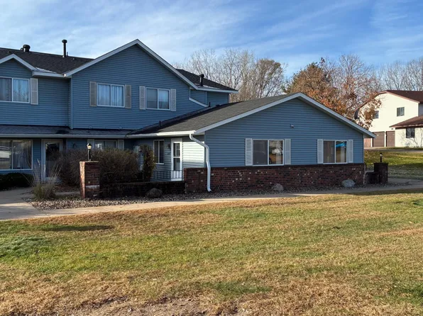 1640 Helena Rd N, Saint Paul, MN 55128