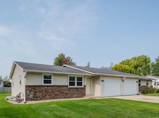 2884 Manitowoc Rd, Green Bay, WI 54311