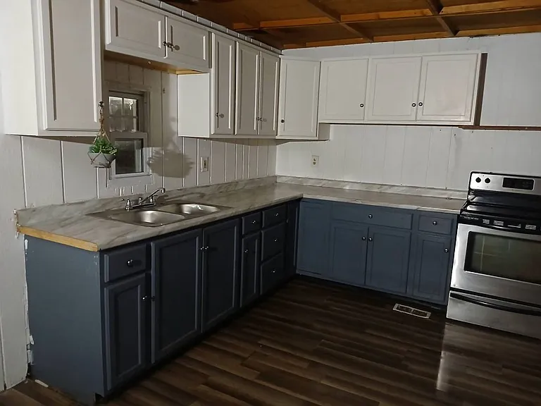 2241 E 3rd St — Photo 21