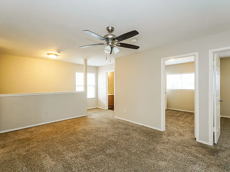 205 Crescent Ridge Dr — Photo 15