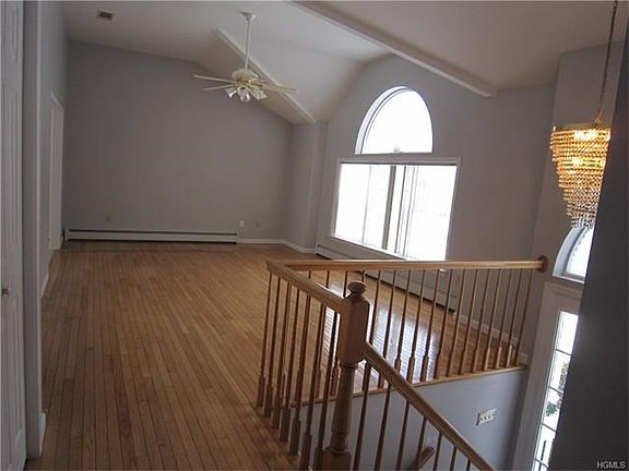 4th image of 24 Maggiolo Dr
