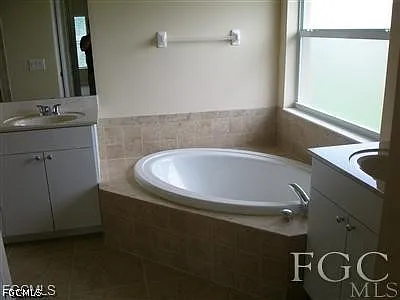 3 bed, 2.0 bath, 1784 sqft, $1,850 — Photo 3