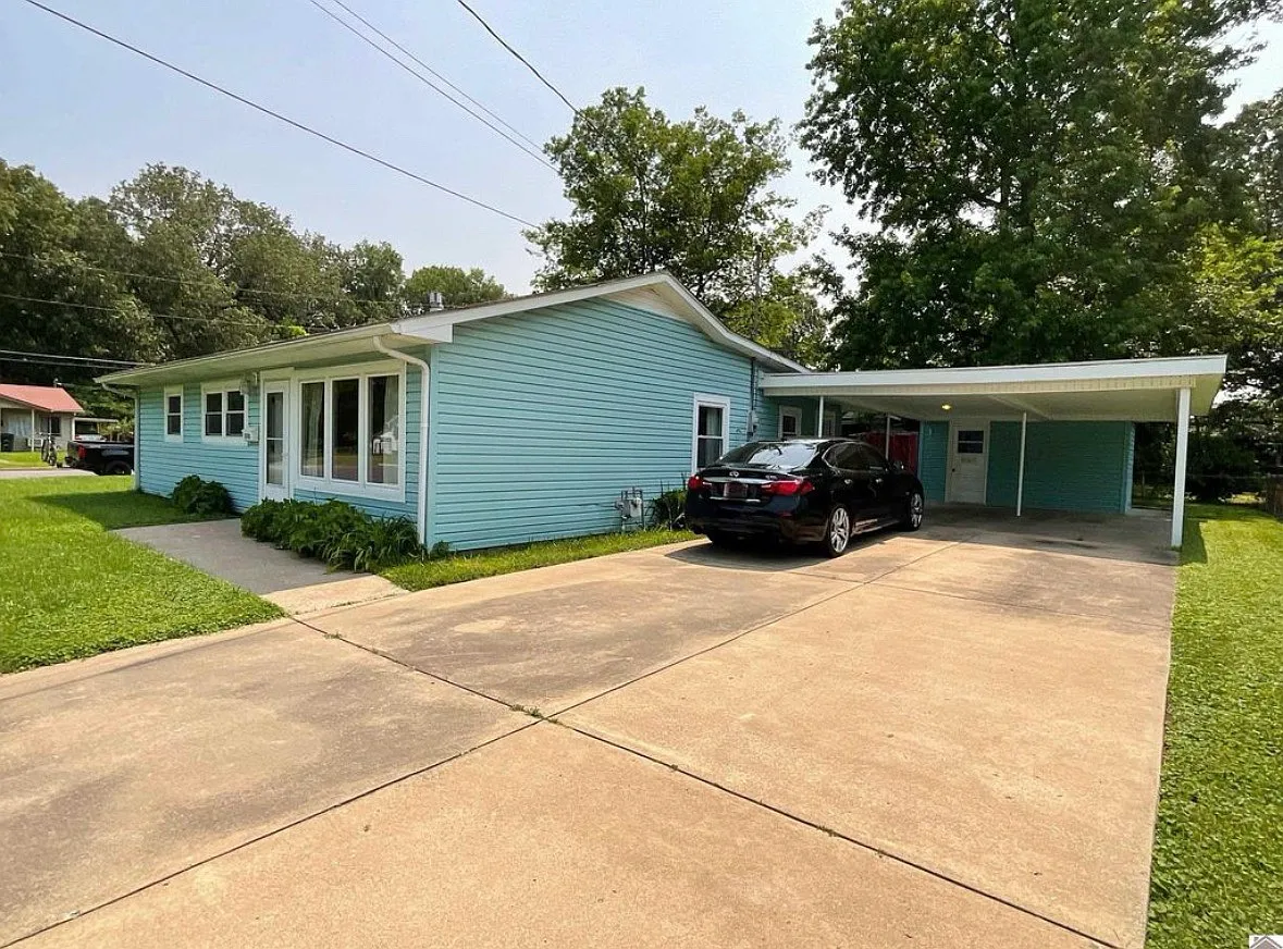 4 bed, 1408 sqft, $1,500 — Photo 2