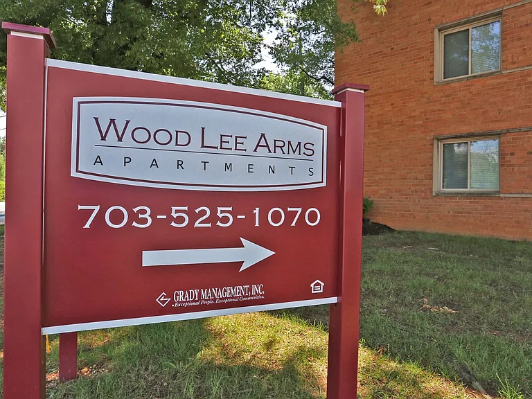 Wood Lee Arms — Photo 50