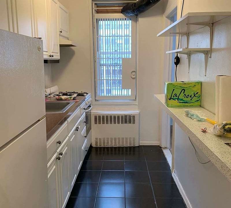 1st image of 350 E 30th St #6VV