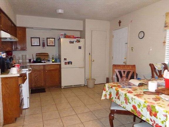 4th image of 602 Carpenter Dr