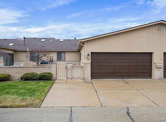 3rd image of 13915 Harrington Dr