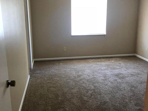 3rd image of 572 B Bahia Cir #205