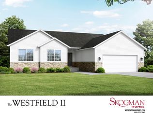 2714 Arbor Ridge Rd, Cedar Falls, IA 50613