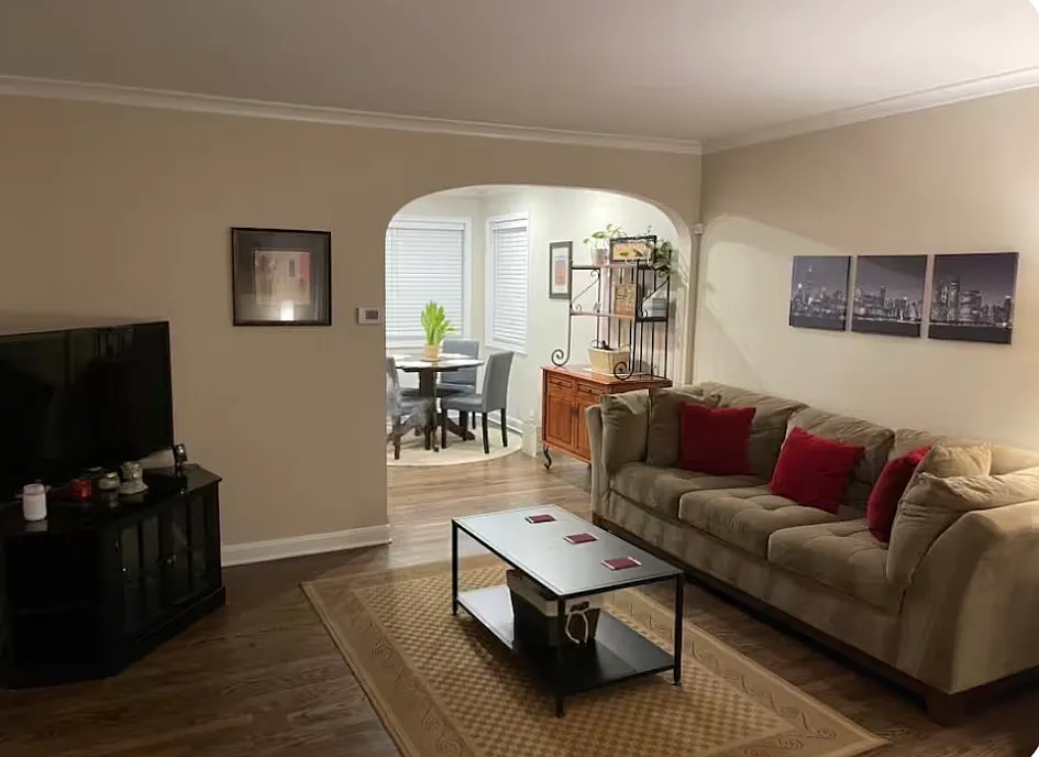 2 bed, 1.5 bath, 1200 sqft, $4,100 — Photo 2
