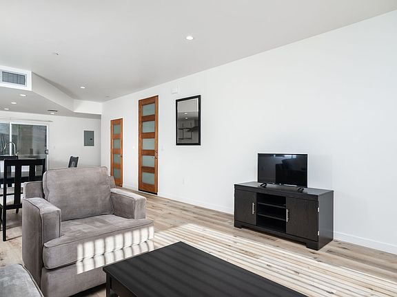 5th image of 3333 Reynard Way #13