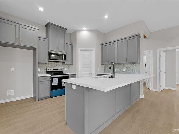 4th image of 3429 E McGrady St