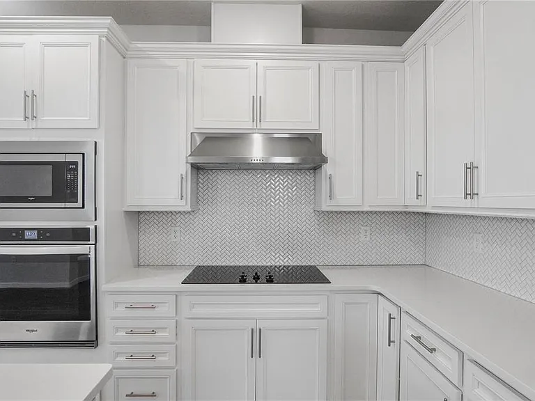 14025 Kauai Dr — Photo 10