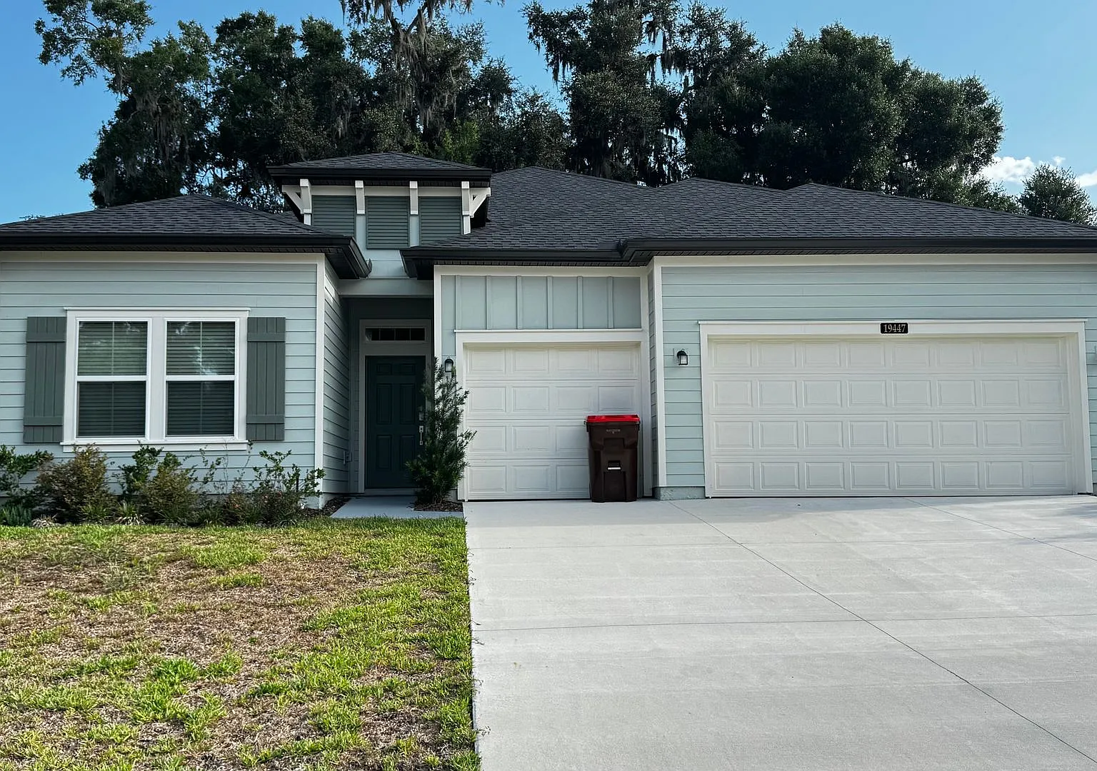Gorgeous Grand Park North 4/3 with Garage — Photo 1