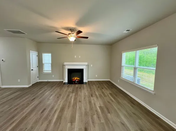 9024 Stoney Waters Ct, Charlotte, NC 28215
