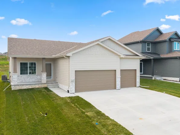 16013 Isabella St, Bennington, NE 68007