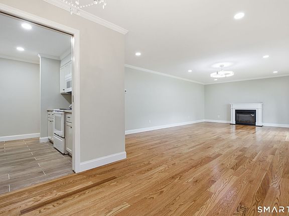 3rd image of 247 Hamilton Ave APT 3