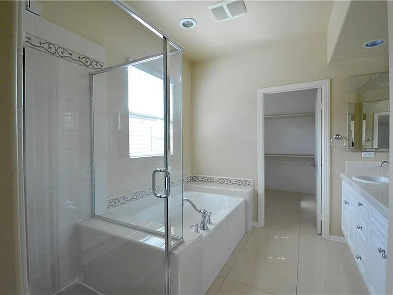 105 Sanctuary — Photo 26