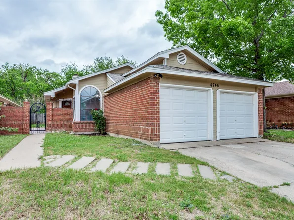 4745 Poppy Dr E, Fort Worth, TX 76137