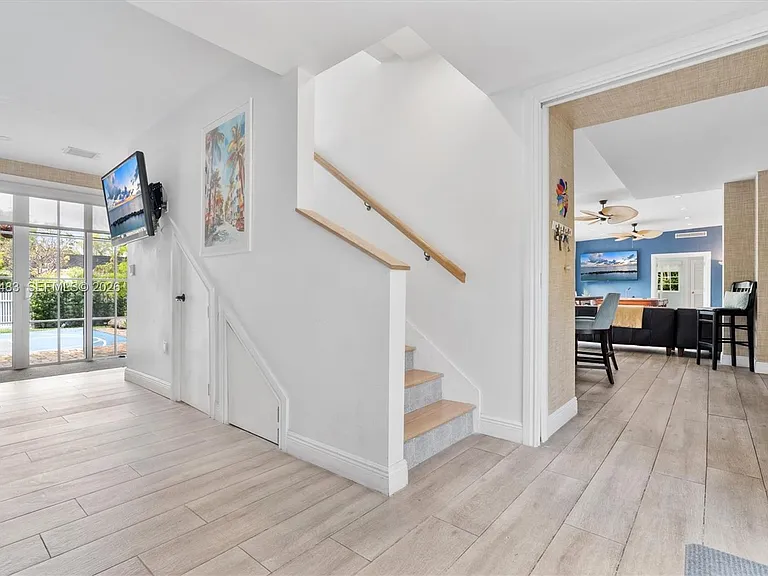 9636 NE 5th Avenue Rd — Photo 19