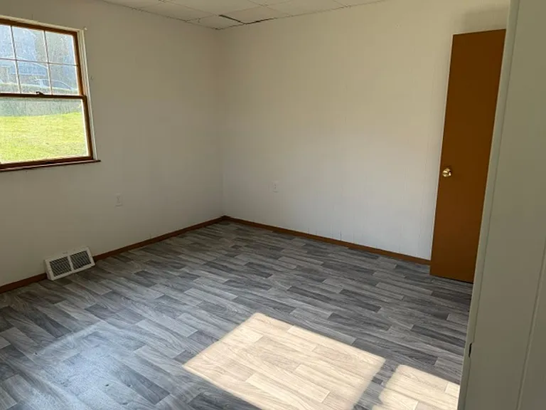 832 Delaware Ave — Photo 6