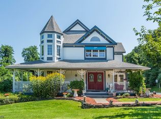 29 Farview Dr, Hackettstown, NJ 07840