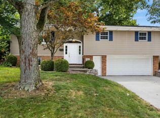 2526 W Huntington Dr, Peoria, IL 61614