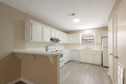 600 Palm St Photo 1