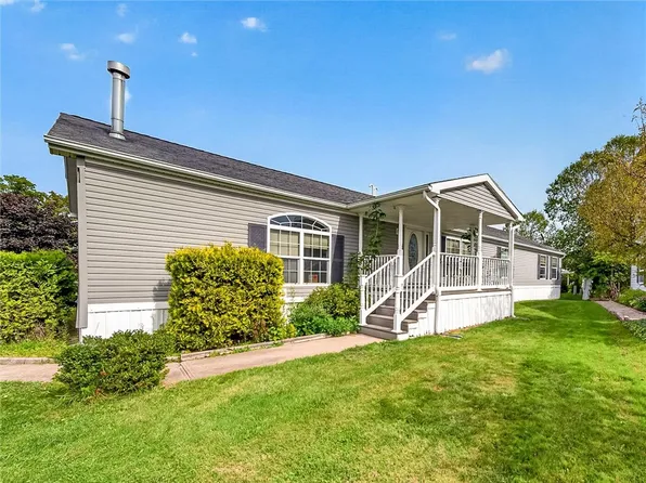 6325 Roberts Dr, Victor, NY 14564