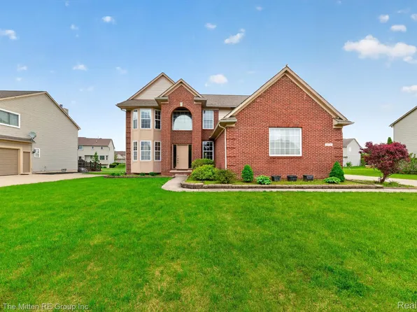 6575 Sadie Ln, Belleville, MI 48111