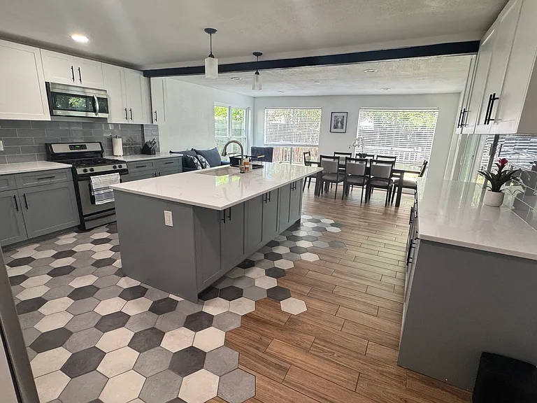 10708 School House Ln — Photo 15
